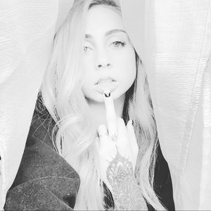 Meet your Posher, Karina